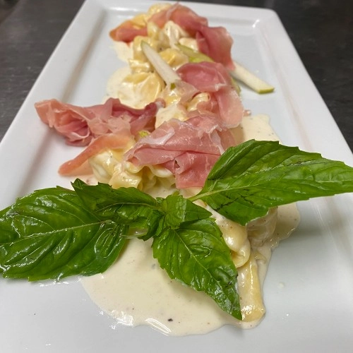 Fiocchetti pasta with pear and four cheeses